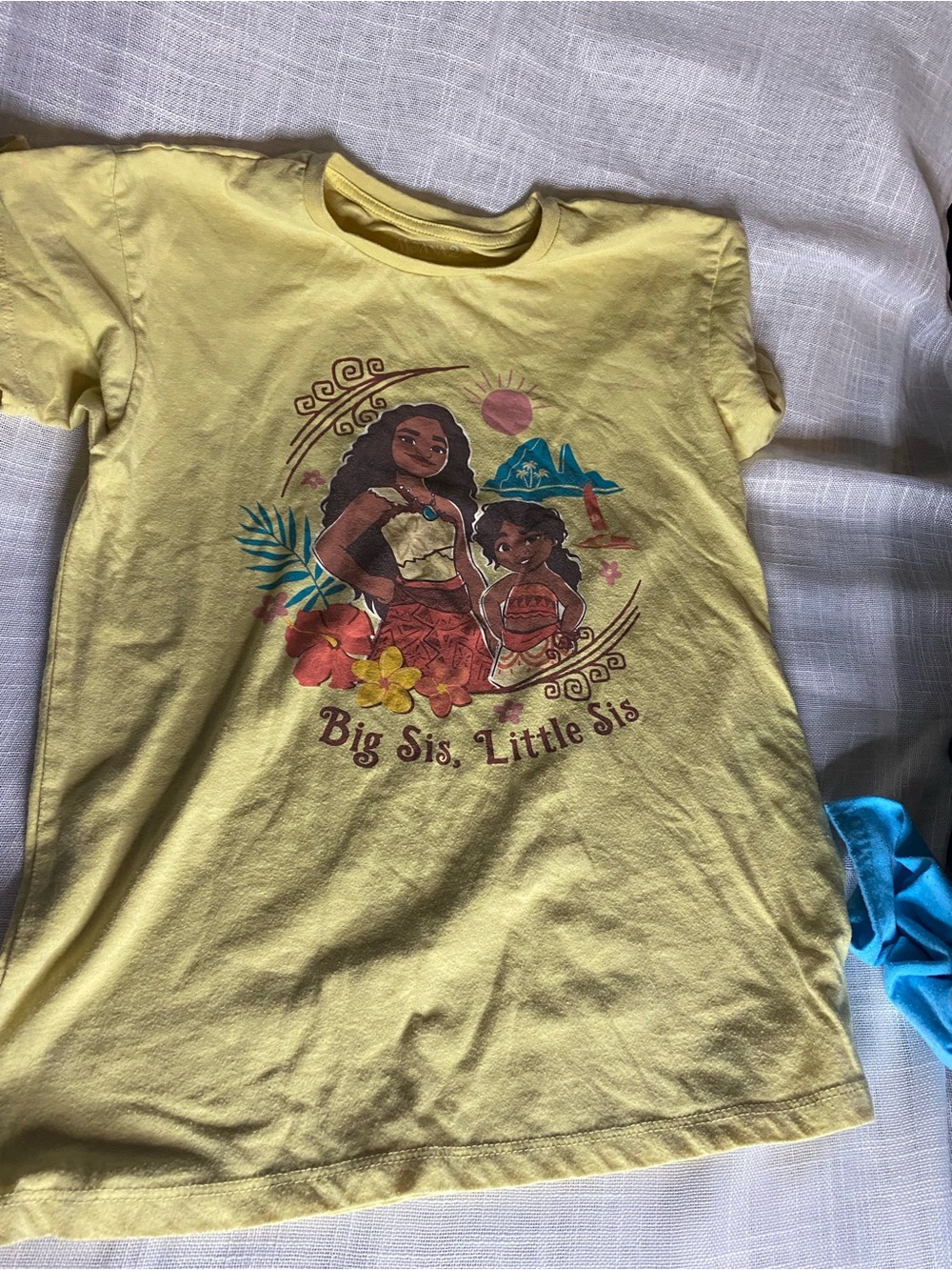Disney Yellow 'Big Sis, Little Sis' Moana Sisters Graphic Tee
